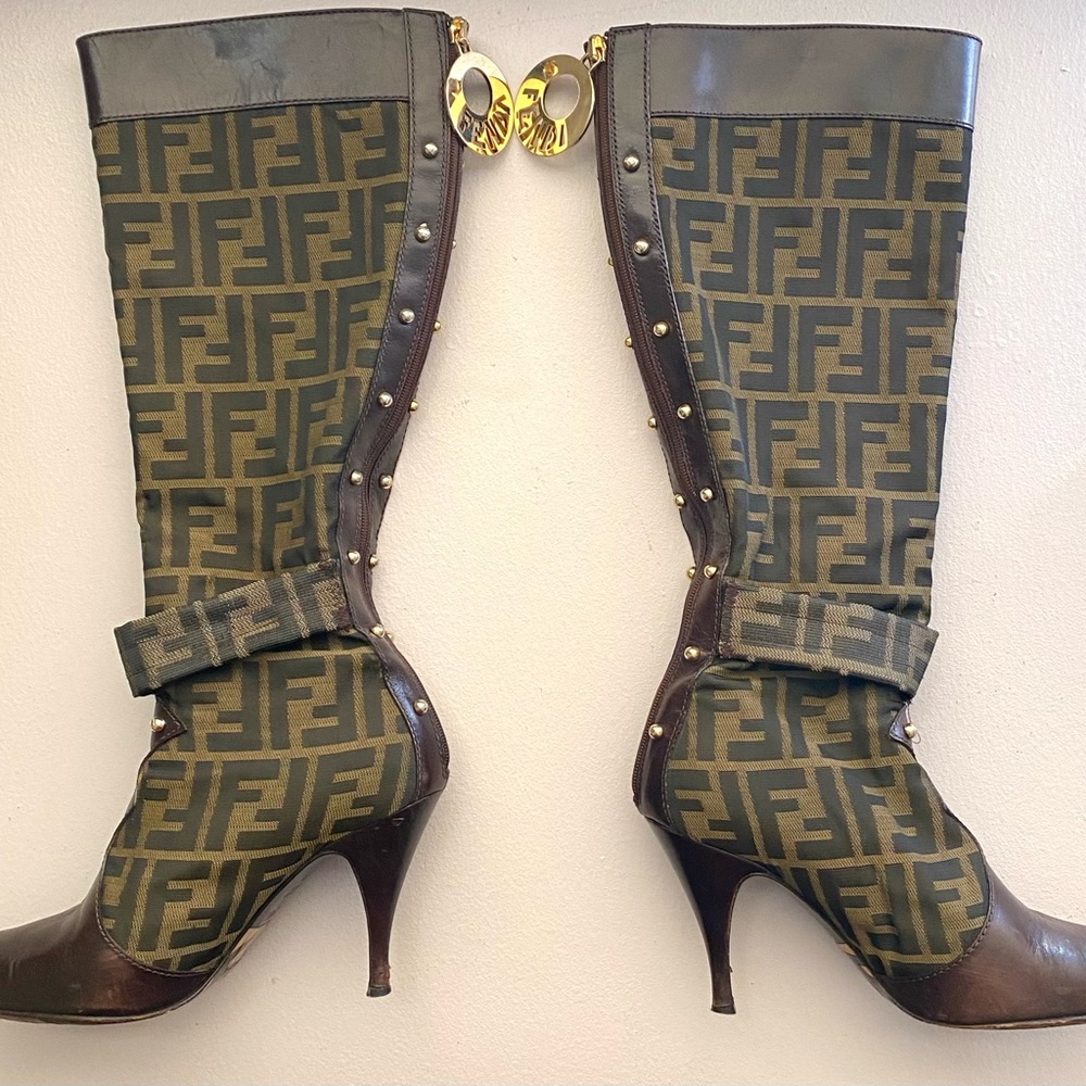 Authentic Fendi boots - Picture 4 of 5